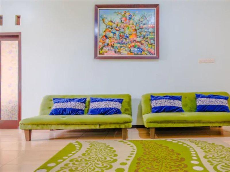 Oyo 2376 Tiara Family Residence Batu  Extérieur photo