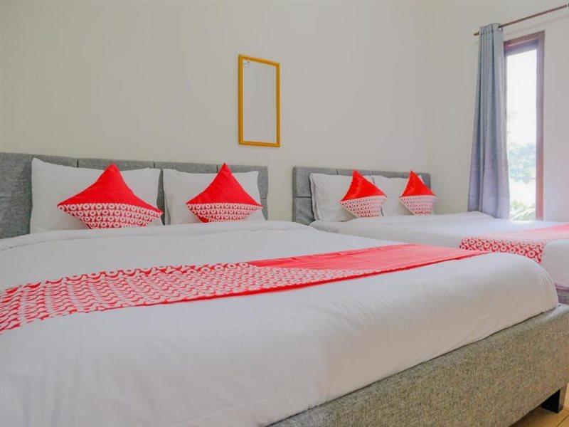 Oyo 2376 Tiara Family Residence Batu  Extérieur photo