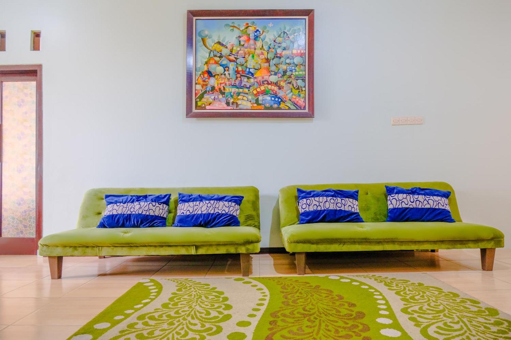 Oyo 2376 Tiara Family Residence Batu  Extérieur photo
