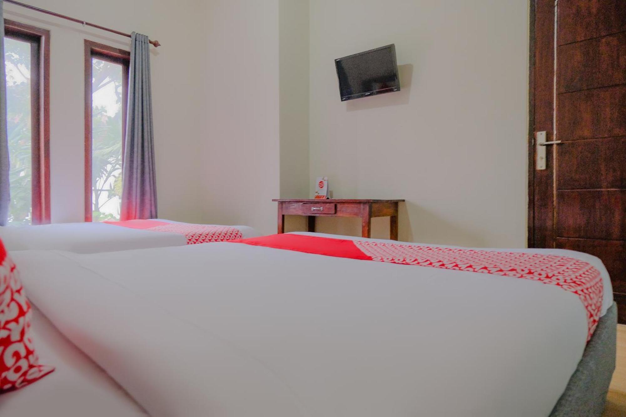 Oyo 2376 Tiara Family Residence Batu  Extérieur photo