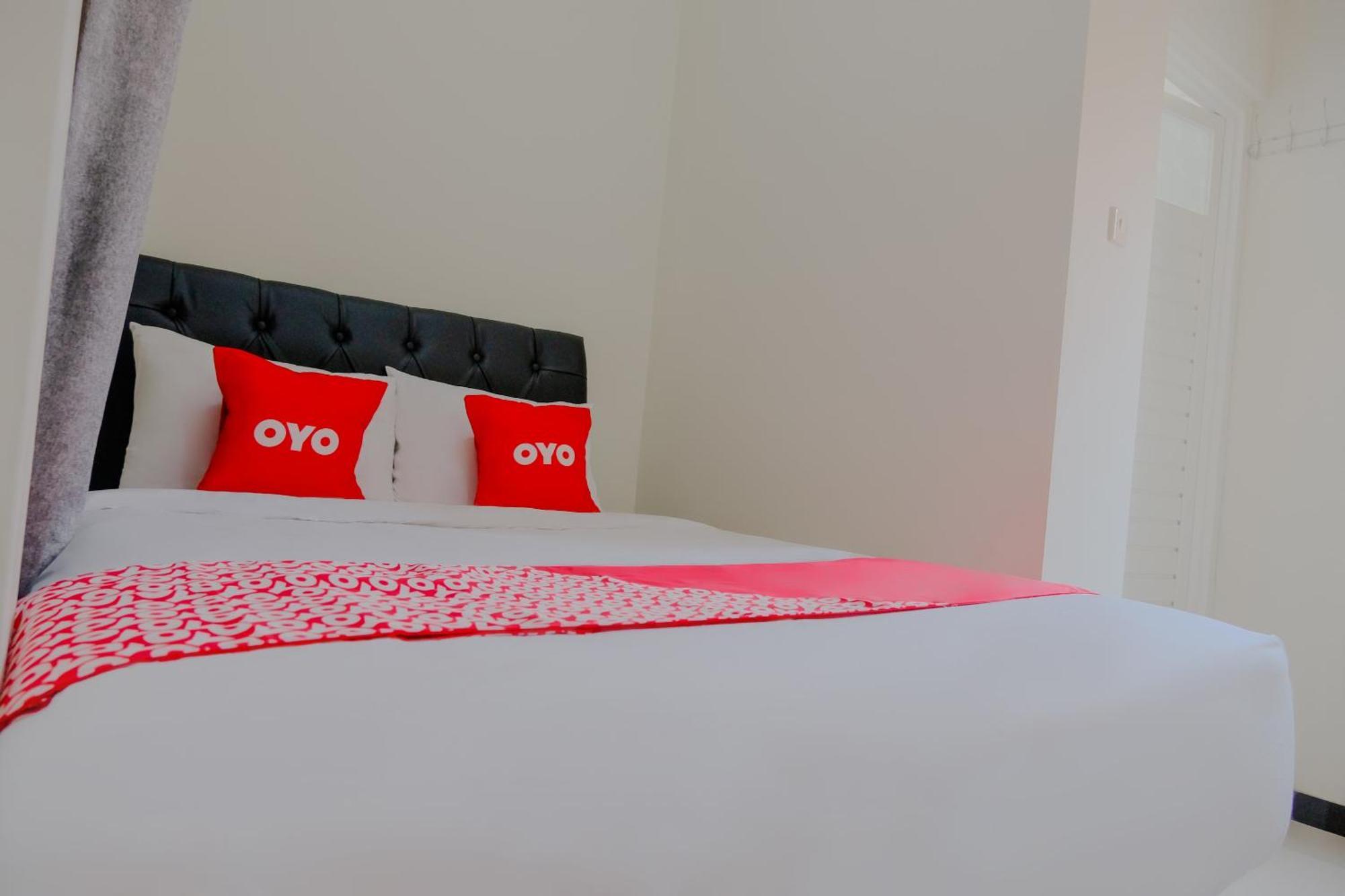 Oyo 2376 Tiara Family Residence Batu  Extérieur photo
