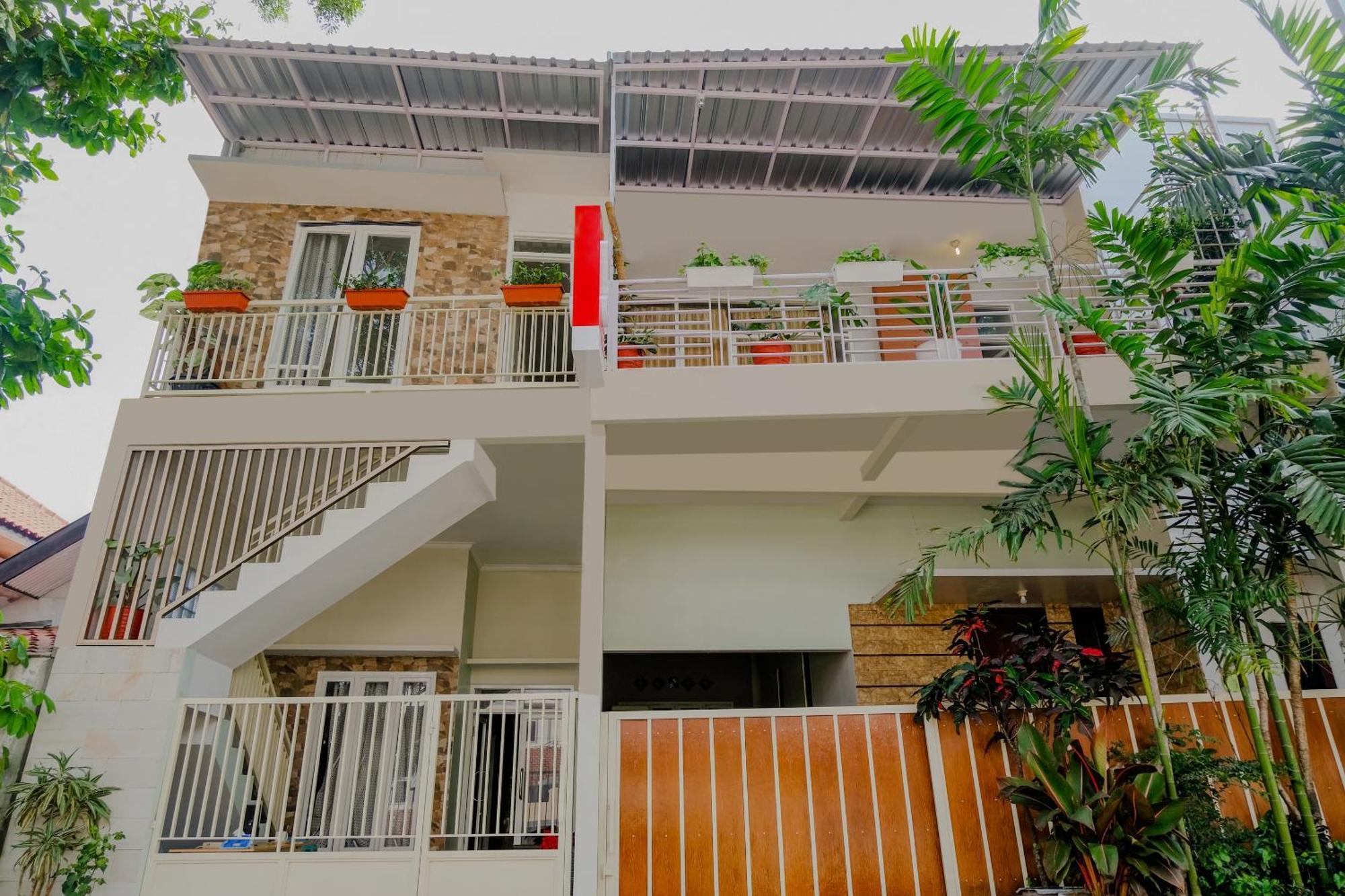 Oyo 2376 Tiara Family Residence Batu  Extérieur photo
