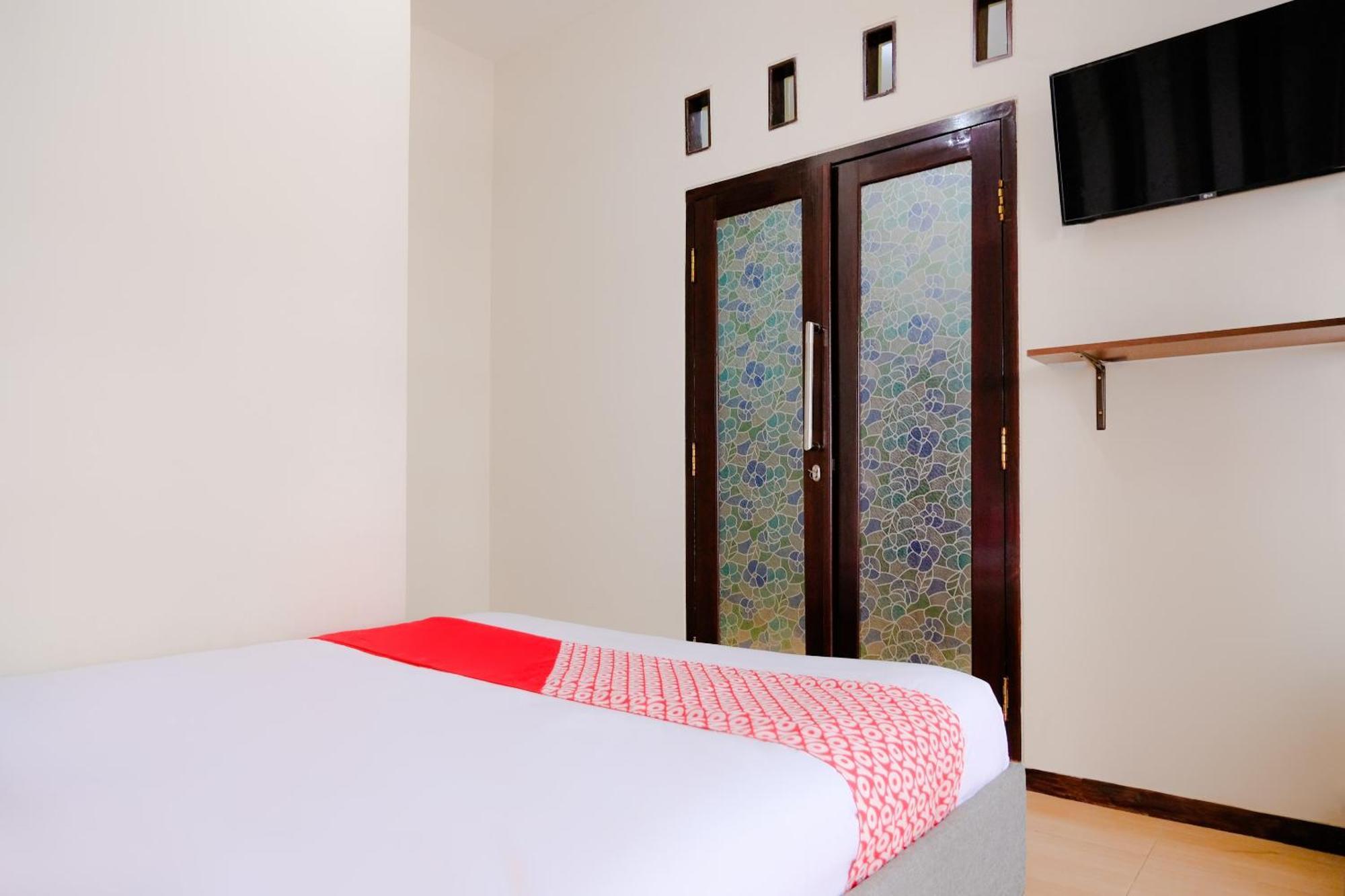 Oyo 2376 Tiara Family Residence Batu  Extérieur photo